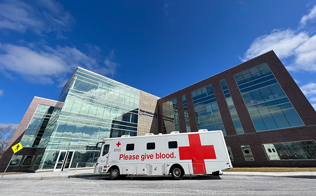 Red Cross bloodmobile in front of First American headquarters