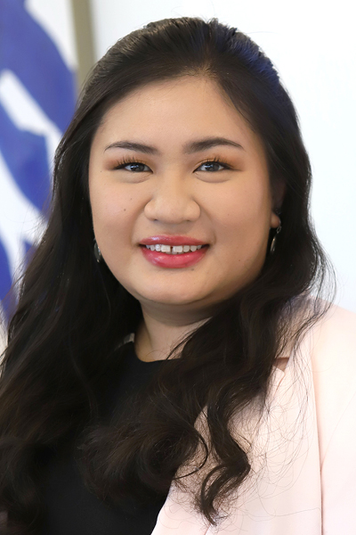 Chloe Longabaugh's professional portrait 