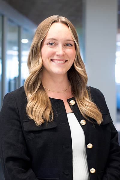 Lauren Cooper's professional portrait 