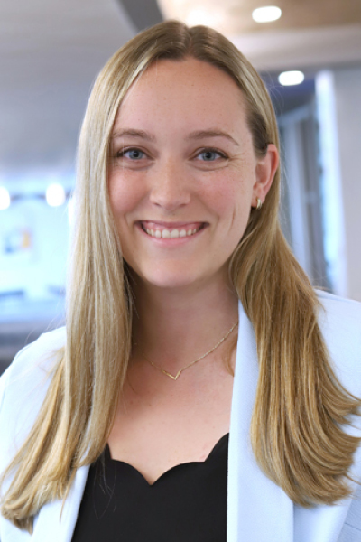 Lauren Cooper's professional portrait 