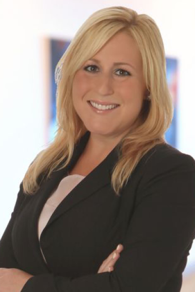 Karen Leastman's professional portrait