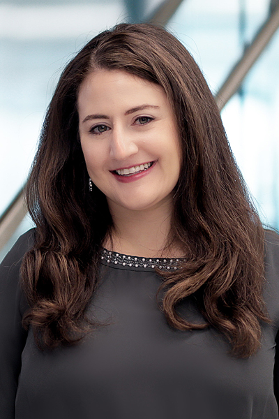 Sarah Moreau's professional portrait.